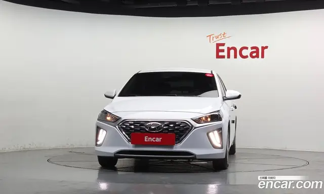 Hyundai Ioniq 2019 1.6 автомат (гидро), миниатюра 3 Hyundai Ioniq 2019 1.6 автомат (гидро), миниатюра 3