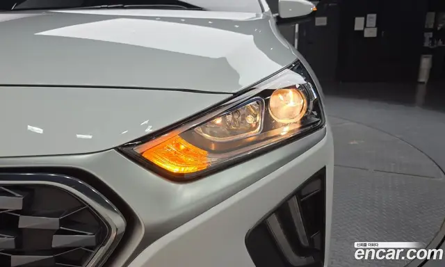 Hyundai Ioniq 2019 1.6 автомат (гидро), миниатюра 8 Hyundai Ioniq 2019 1.6 автомат (гидро), миниатюра 8
