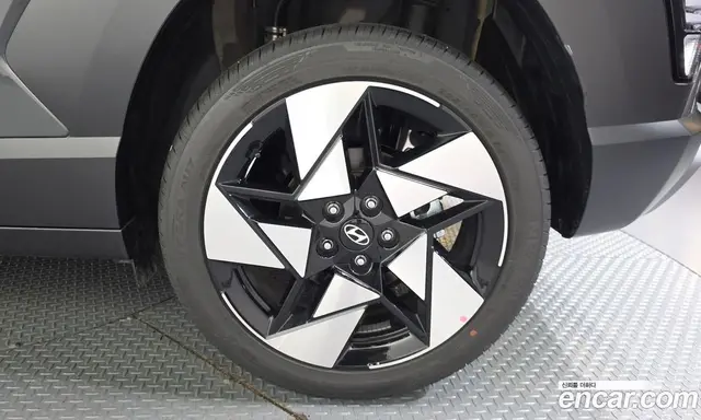Hyundai Kona 2025 1.6 автомат (гидро), миниатюра 7
