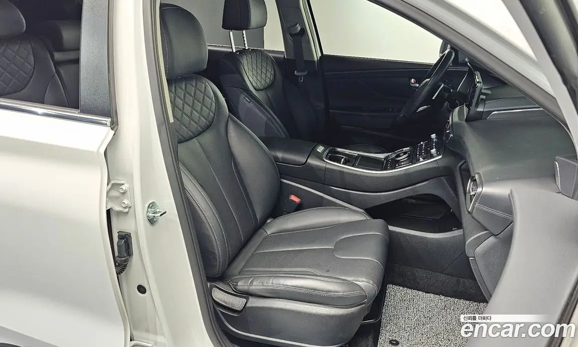 Hyundai Santa Fe 2023 2.5 автомат (гидро), фото 17