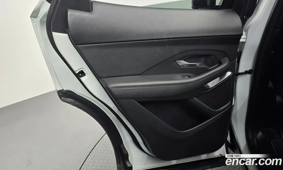 Jaguar E-Pace 2020 2.0 автомат (гидро), фото 15