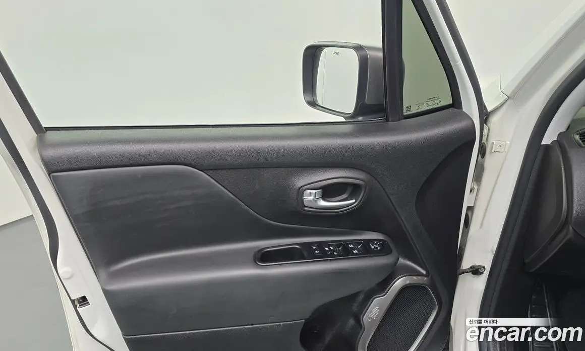 Jeep Renegade 2019 2.4 автомат (гидро), фото 14 Jeep Renegade 2019 2.4 автомат (гидро), фото 14