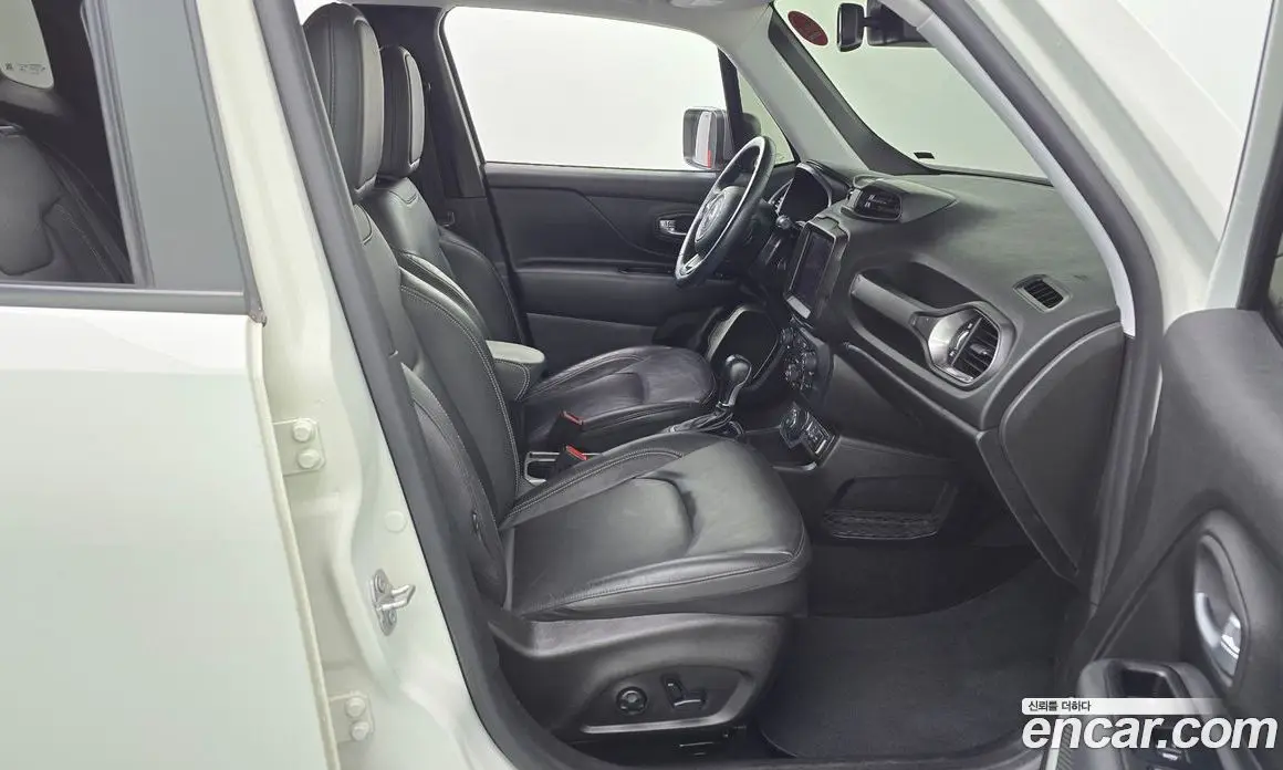 Jeep Renegade 2019 2.4 автомат (гидро), фото 16 Jeep Renegade 2019 2.4 автомат (гидро), фото 16