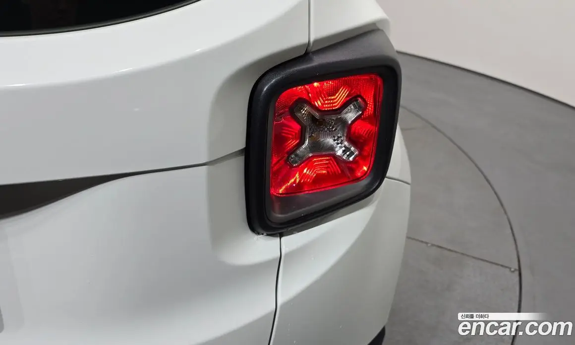 Jeep Renegade 2019 2.4 автомат (гидро), фото 9 Jeep Renegade 2019 2.4 автомат (гидро), фото 9