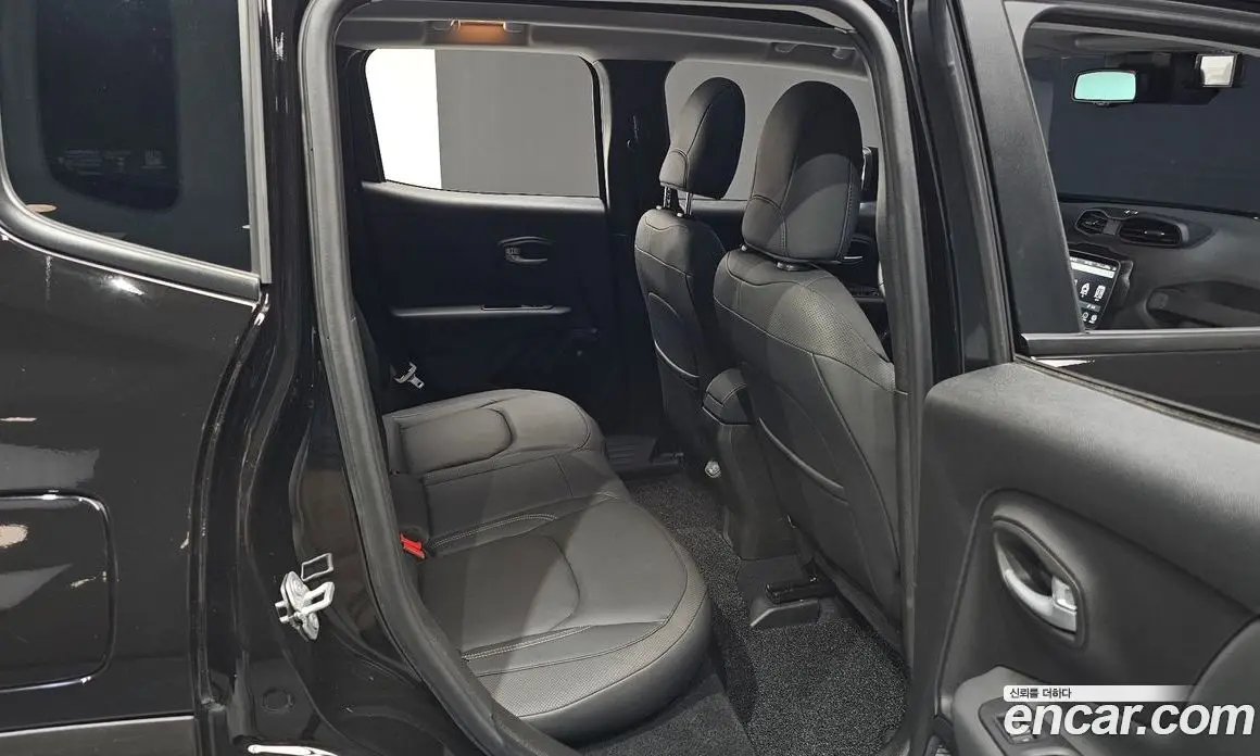 Jeep Renegade 2023 1.3 автомат (гидро), фото 16