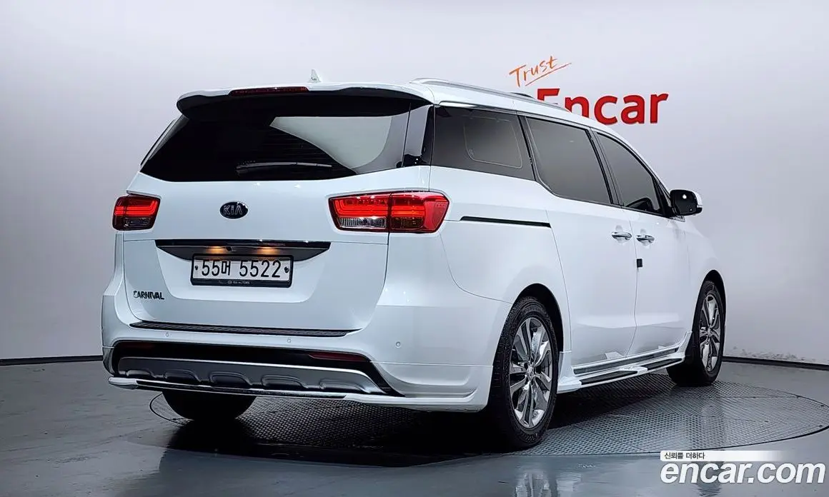 Kia Carnival 2017 2.2 автомат (гидро), фото 2 Kia Carnival 2017 2.2 автомат (гидро), фото 2