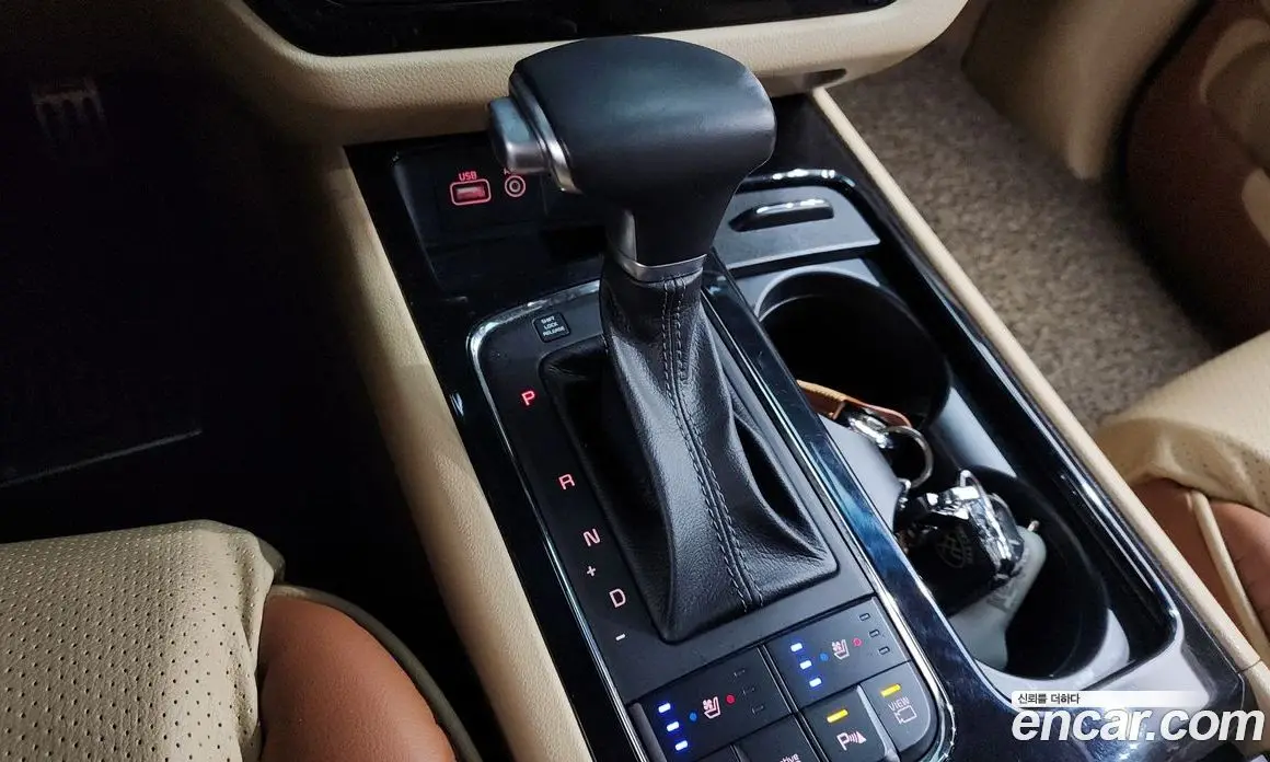 Kia Carnival 2017 2.2 автомат (гидро), фото 12 Kia Carnival 2017 2.2 автомат (гидро), фото 12