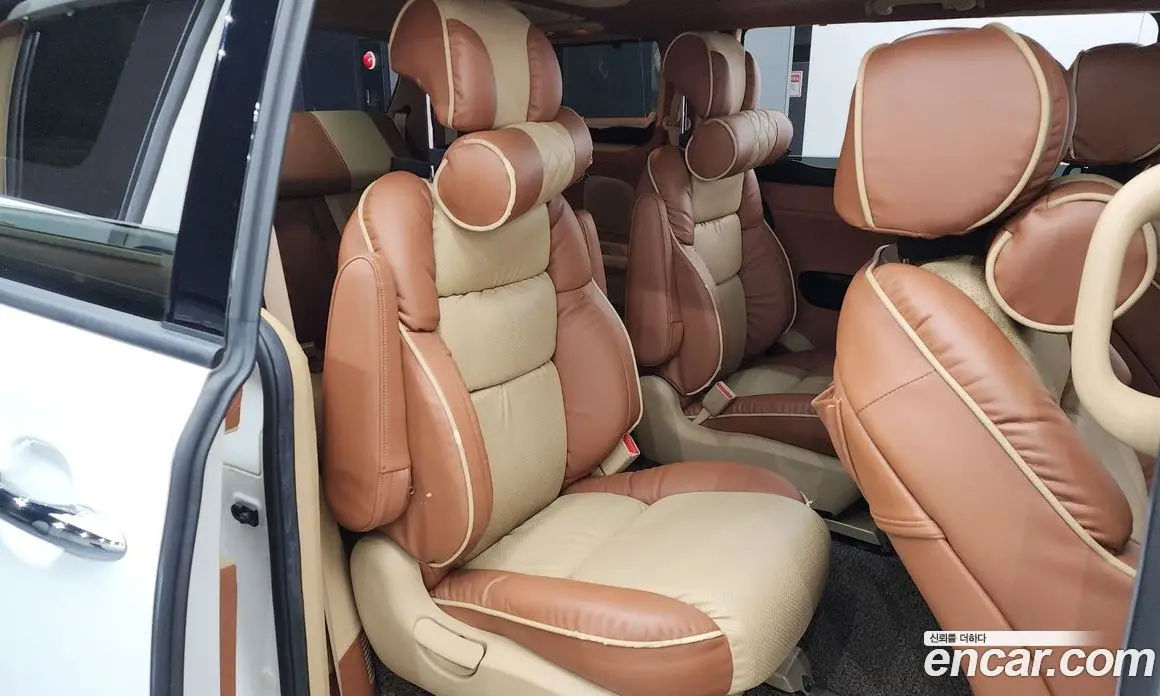 Kia Carnival 2017 2.2 автомат (гидро), фото 17 Kia Carnival 2017 2.2 автомат (гидро), фото 17