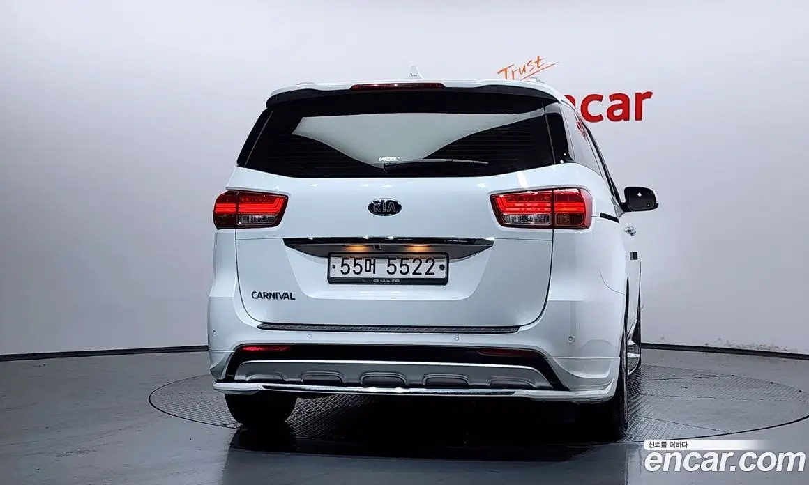 Kia Carnival 2017 2.2 автомат (гидро), фото 4 Kia Carnival 2017 2.2 автомат (гидро), фото 4