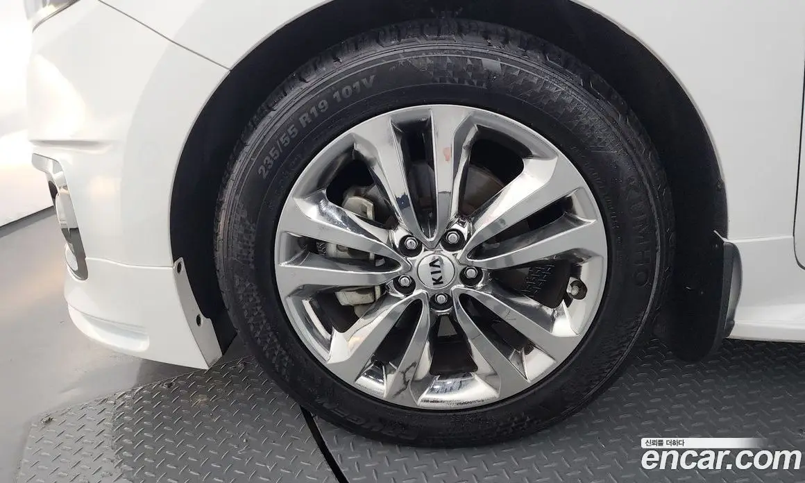 Kia Carnival 2017 2.2 автомат (гидро), фото 5 Kia Carnival 2017 2.2 автомат (гидро), фото 5