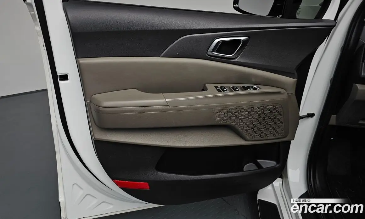 Kia Carnival 2024 1.6 автомат (гидро), фото 13