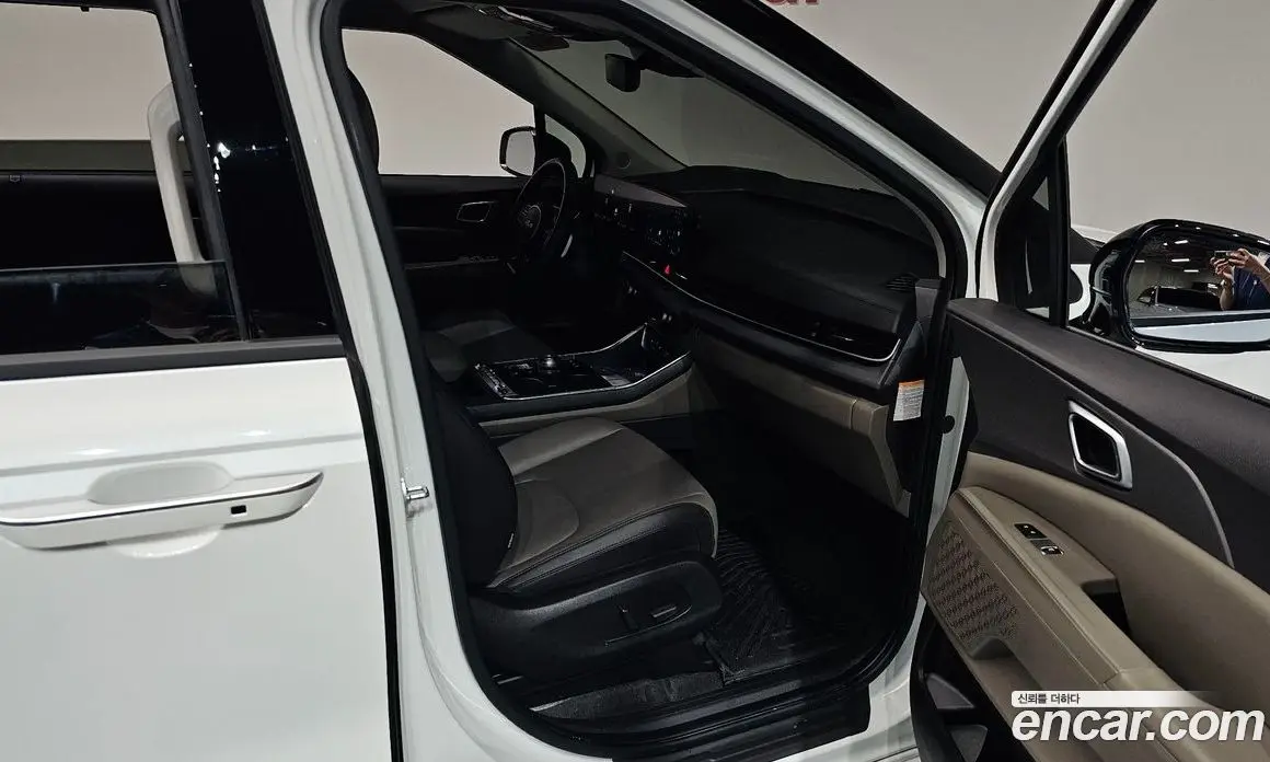Kia Carnival 2024 1.6 автомат (гидро), фото 16