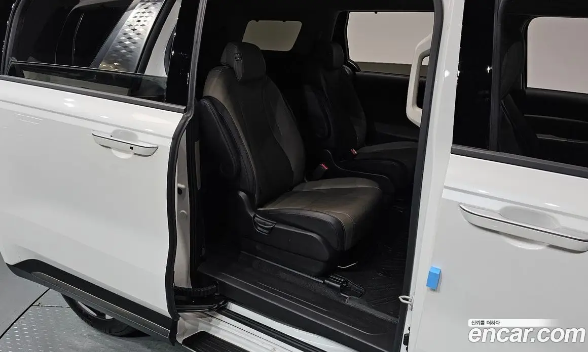 Kia Carnival 2024 1.6 автомат (гидро), фото 17