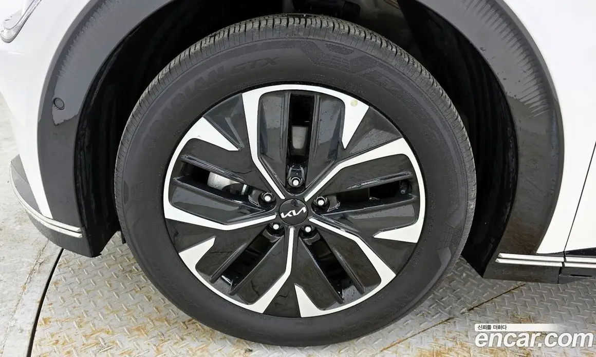 Kia EV6 2024 0.1 автомат (гидро), фото 5