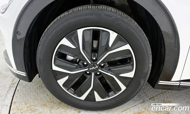 Kia EV6 2024 0.1 автомат (гидро), миниатюра 5
