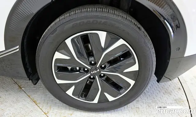 Kia EV6 2024 0.1 автомат (гидро), миниатюра 7