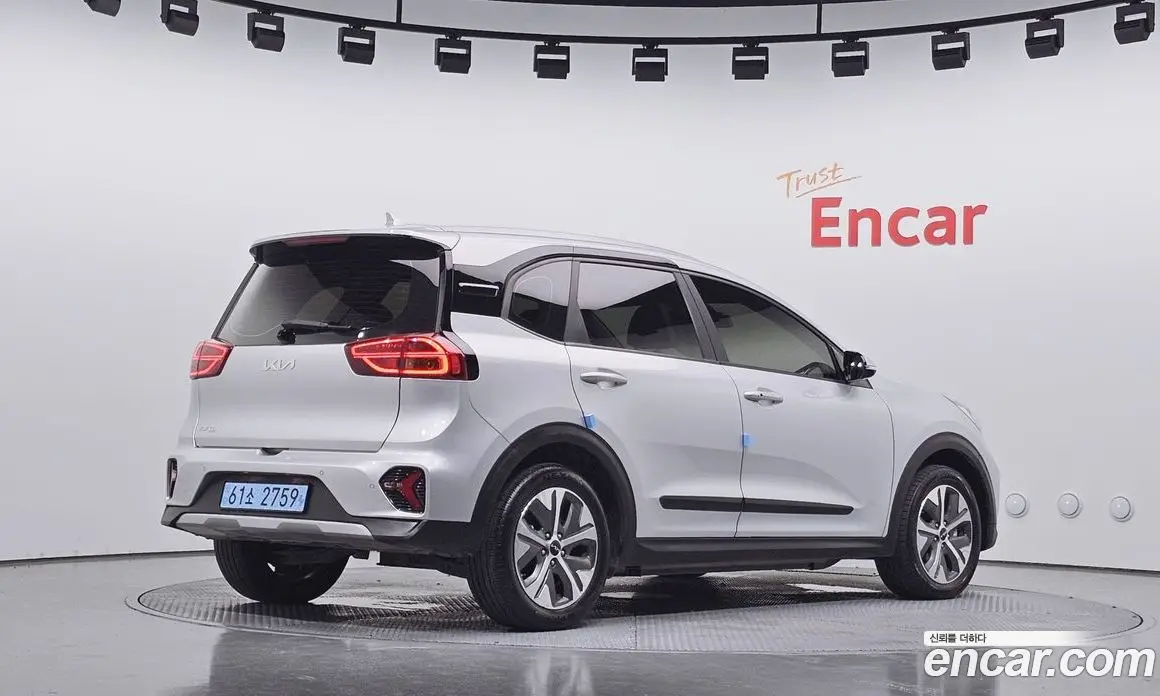 Kia Niro 2022 0.2 автомат (гидро), фото 2 Kia Niro 2022 0.2 автомат (гидро), фото 2