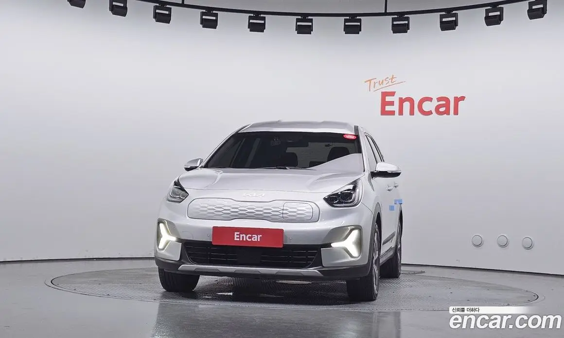 Kia Niro 2022 0.2 автомат (гидро), фото 3 Kia Niro 2022 0.2 автомат (гидро), фото 3