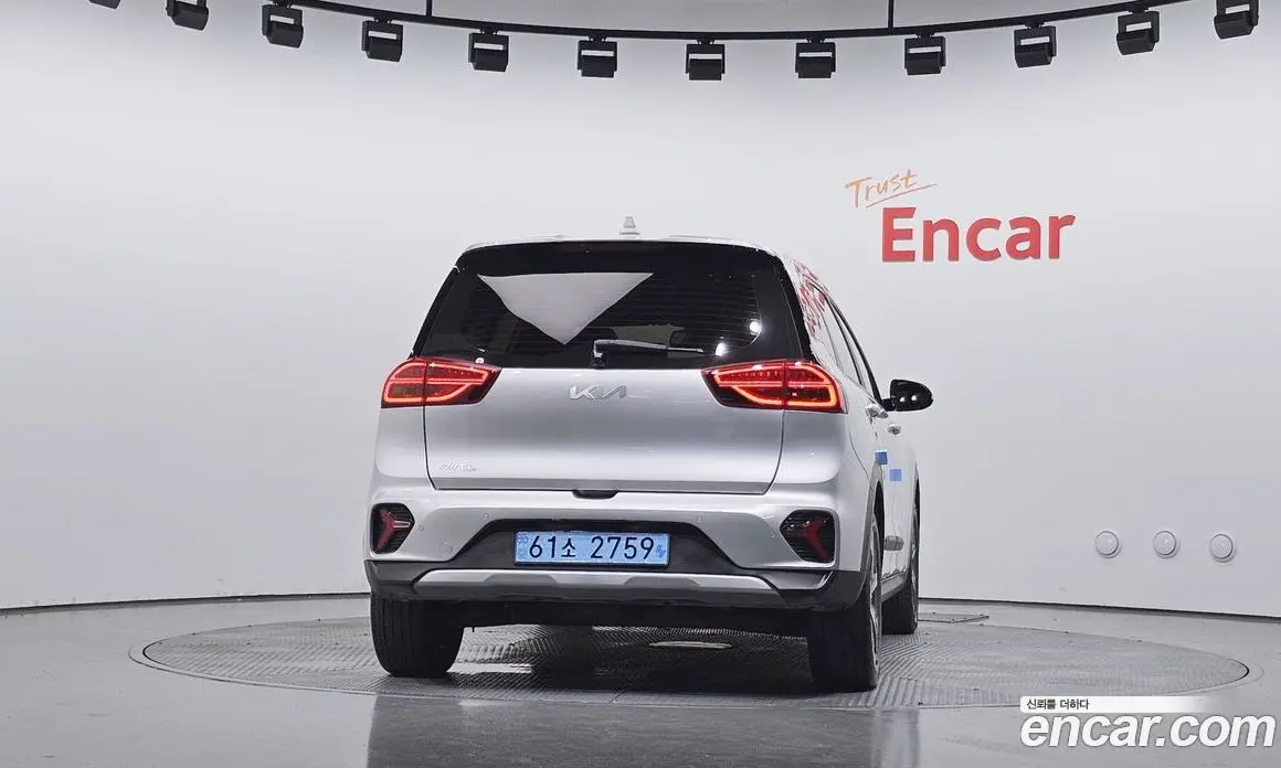 Kia Niro 2022 0.2 автомат (гидро), фото 4 Kia Niro 2022 0.2 автомат (гидро), фото 4