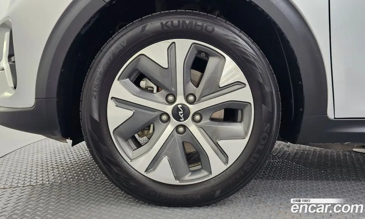 Kia Niro 2022 0.2 автомат (гидро), фото 5 Kia Niro 2022 0.2 автомат (гидро), фото 5