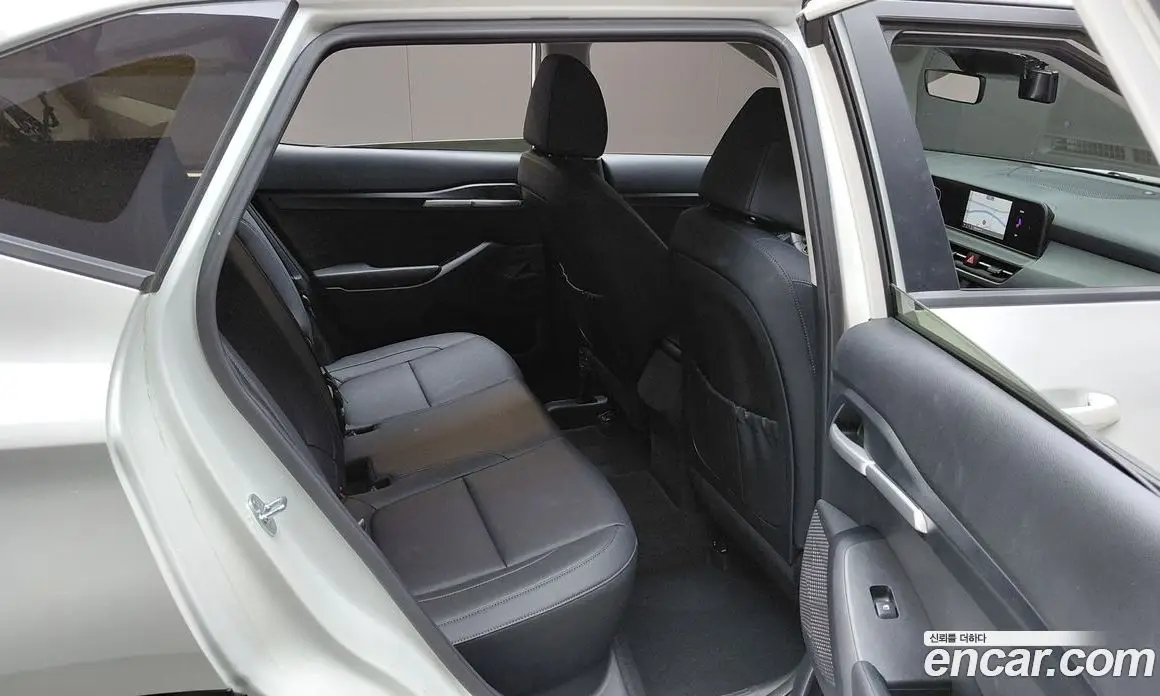 Kia Seltos 2025 1.6 автомат (гидро), фото 19 Kia Seltos 2025 1.6 автомат (гидро), фото 19