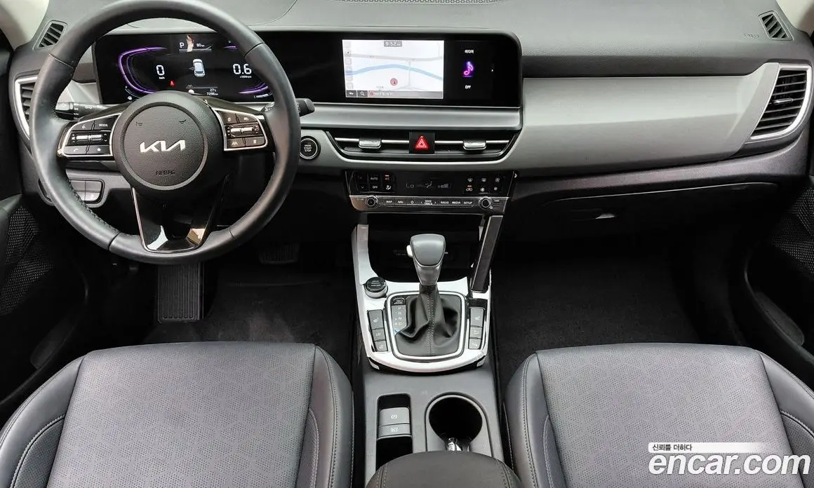 Kia Seltos 2025 1.6 автомат (гидро), фото 10 Kia Seltos 2025 1.6 автомат (гидро), фото 10
