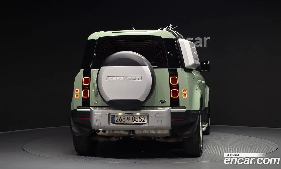 Land Rover Defender 2023 3.0 автомат (гидро), фото 4