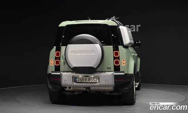 Land Rover Defender 2023 3.0 автомат (гидро), миниатюра 4
