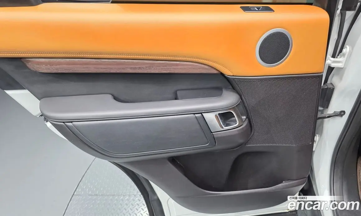 Land Rover Discovery 2017 3.0 автомат (гидро), фото 15