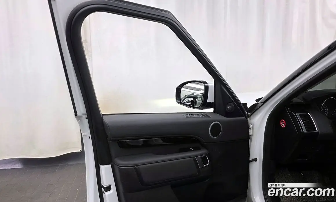Land Rover Discovery 2019 3.0 автомат (гидро), фото 14