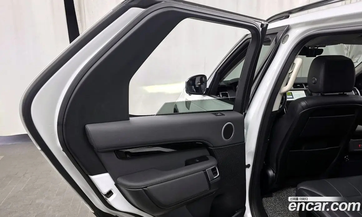 Land Rover Discovery 2019 3.0 автомат (гидро), фото 15