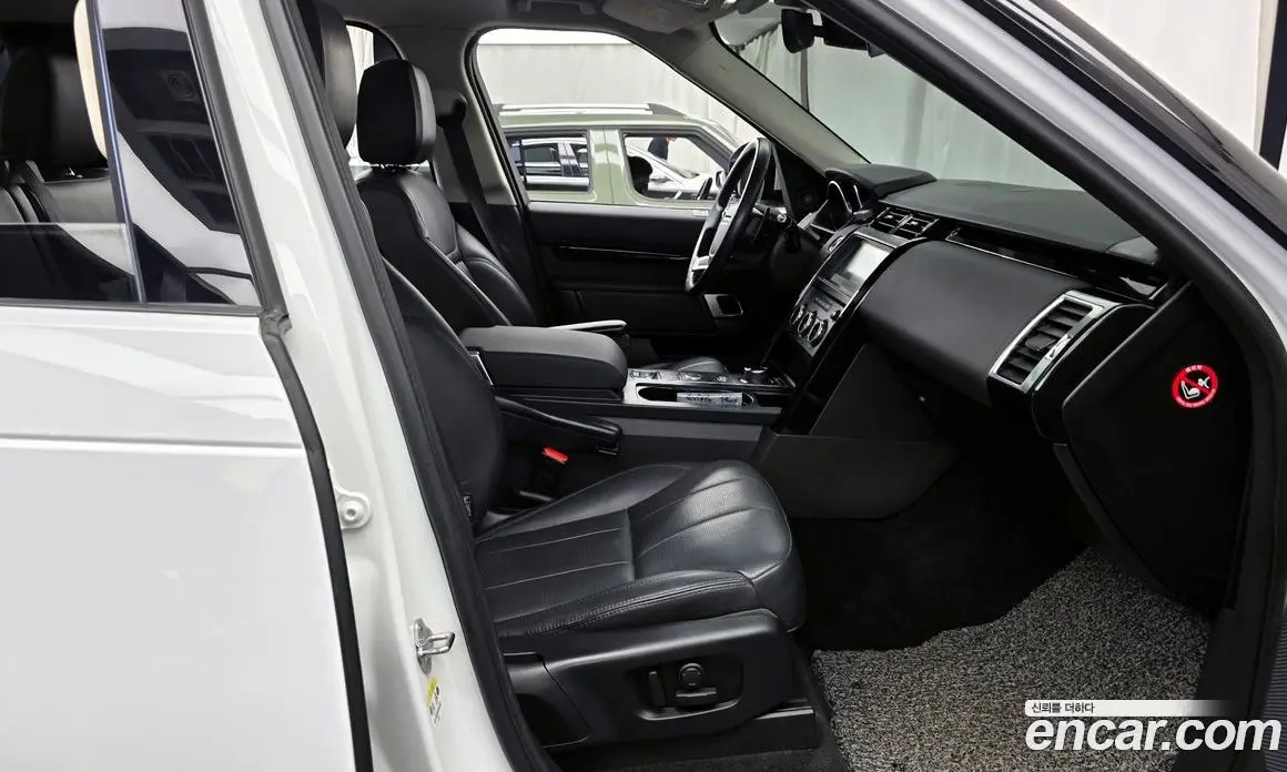 Land Rover Discovery 2019 3.0 автомат (гидро), фото 17