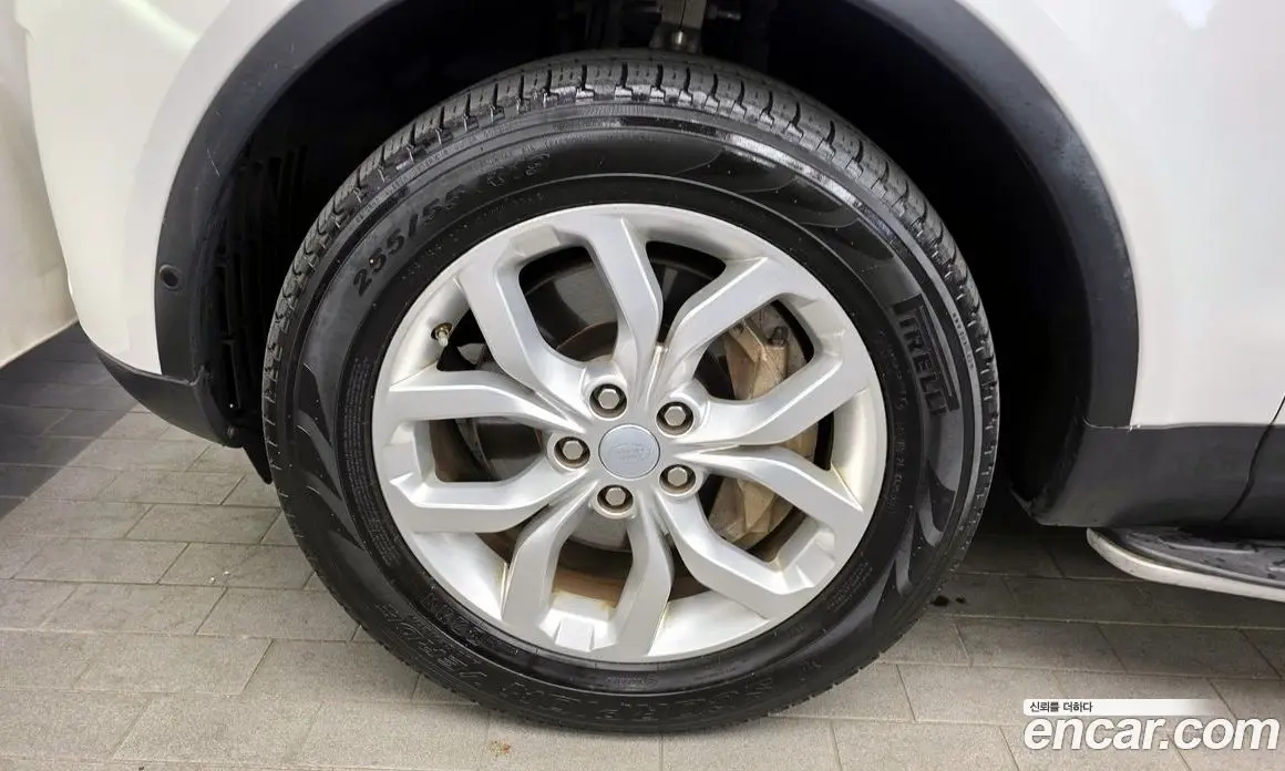 Land Rover Discovery 2019 3.0 автомат (гидро), фото 5
