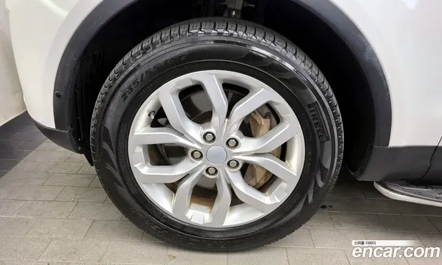 Land Rover Discovery 2019 3.0 автомат (гидро), миниатюра 5
