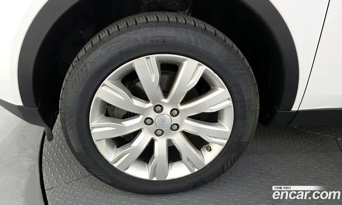 Land Rover Discovery Sport 2015 2.2 автомат (гидро), фото 5
