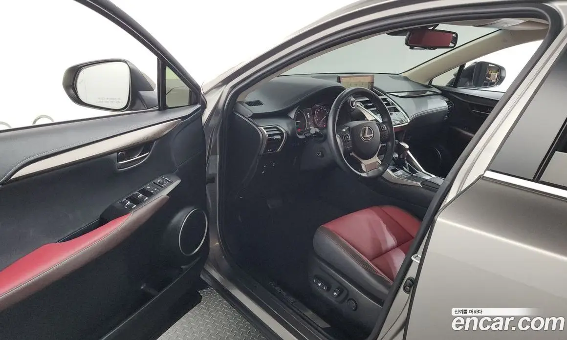 Lexus NX 2019 2.5 автомат (гидро), фото 13