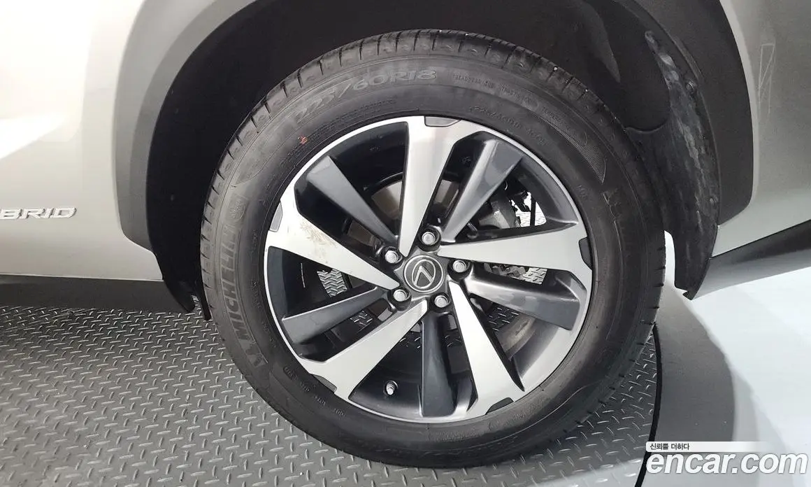 Lexus NX 2019 2.5 автомат (гидро), фото 5