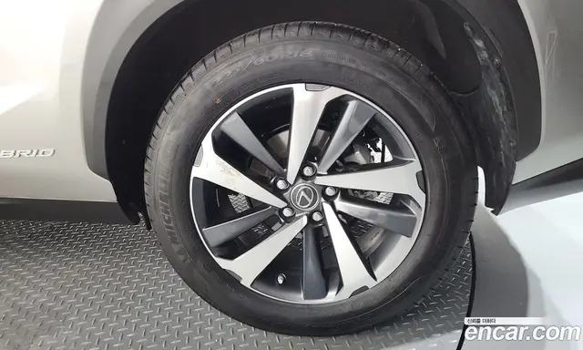 Lexus NX 2019 2.5 автомат (гидро), миниатюра 5