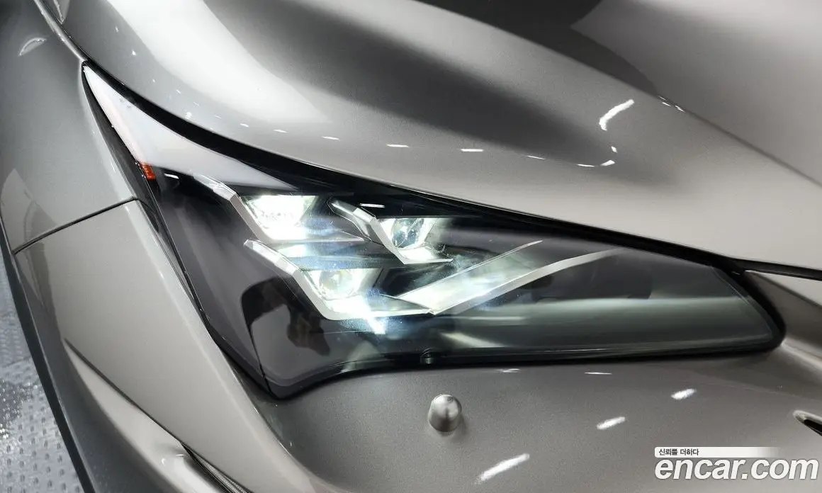 Lexus NX 2019 2.5 автомат (гидро), фото 8