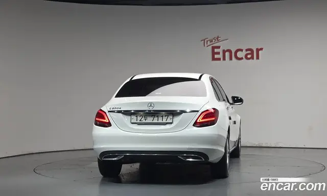 Mercedes-Benz C-Class 2018 1.9 автомат (гидро), миниатюра 3
