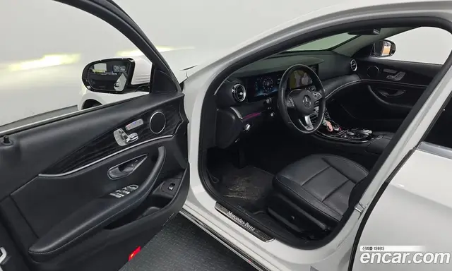 Mercedes-Benz E-Class 2016 2.0 автомат (гидро), миниатюра 12