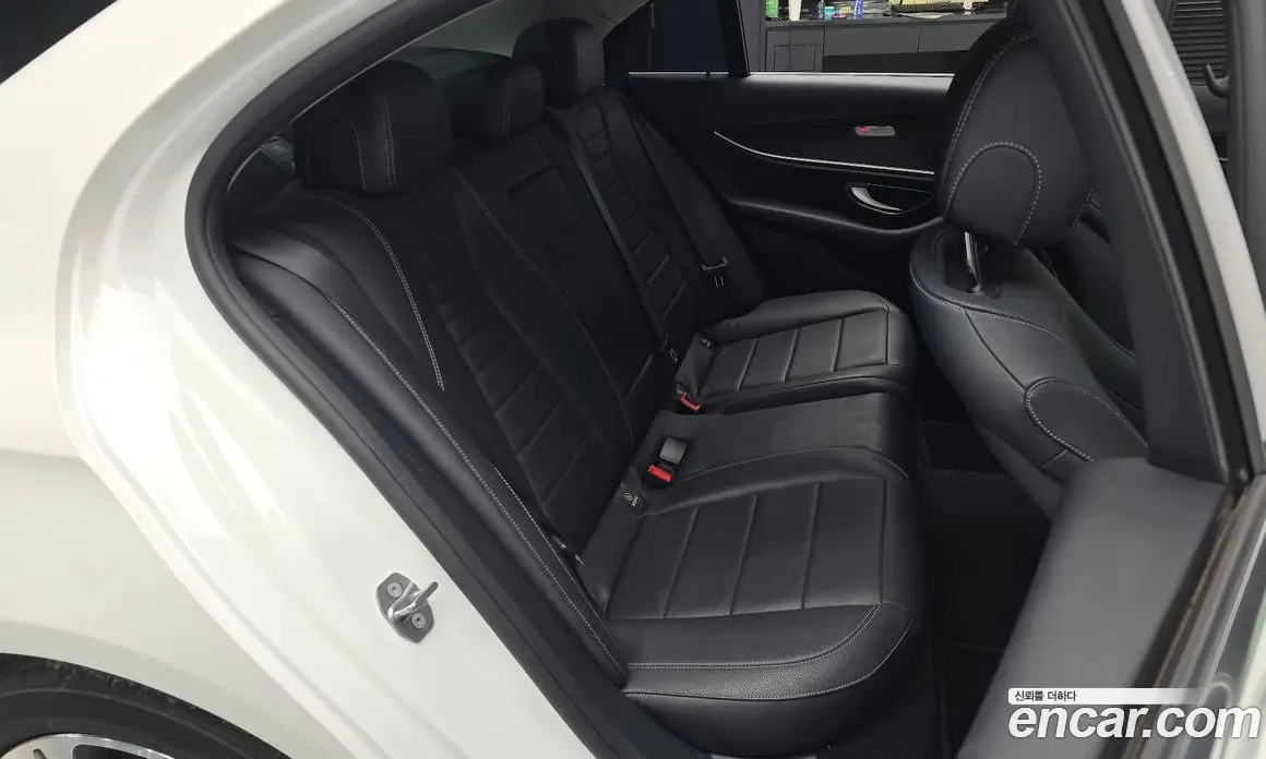 Mercedes-Benz E-Class 2016 2.0 автомат (гидро), фото 16 Mercedes-Benz E-Class 2016 2.0 автомат (гидро), фото 16