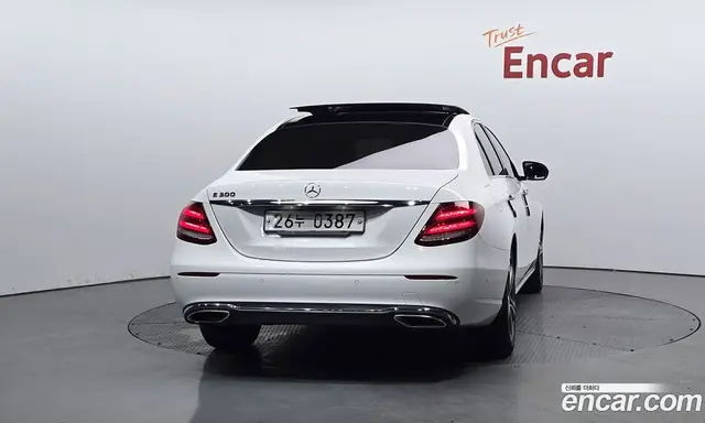 Mercedes-Benz E-Class 2016 2.0 автомат (гидро), миниатюра 3 Mercedes-Benz E-Class 2016 2.0 автомат (гидро), миниатюра 3