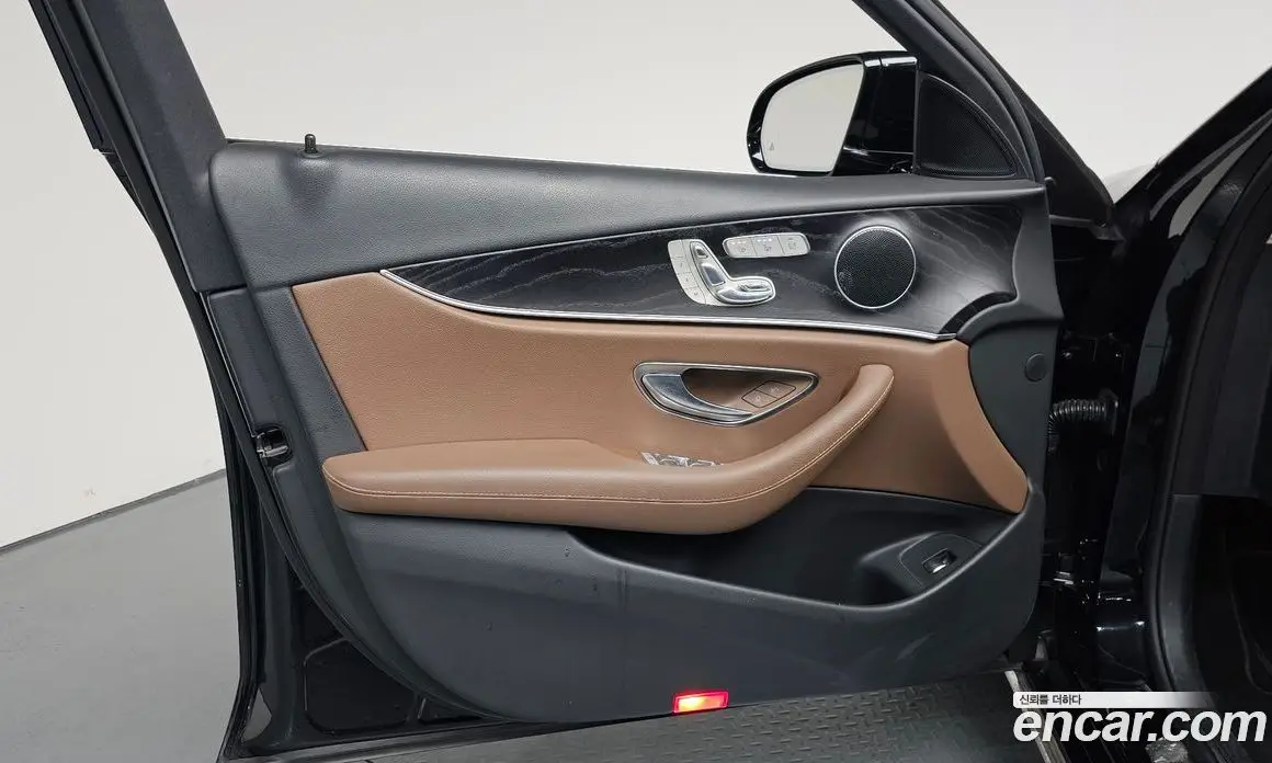 Mercedes-Benz E-Class 2017 2.0 автомат (гидро), фото 13