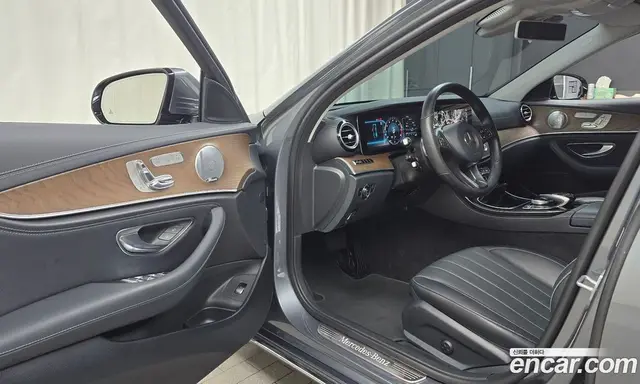 Mercedes-Benz E-Class 2017 2.0 автомат (гидро), миниатюра 12