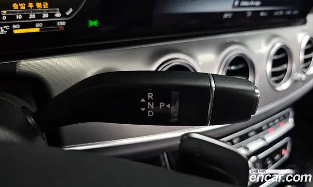 Mercedes-Benz E-Class 2018 2.0 автомат (гидро), миниатюра 11