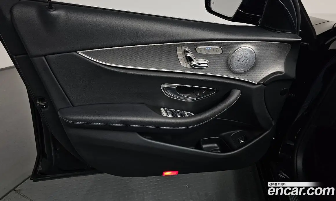 Mercedes-Benz E-Class 2018 2.0 автомат (гидро), фото 13