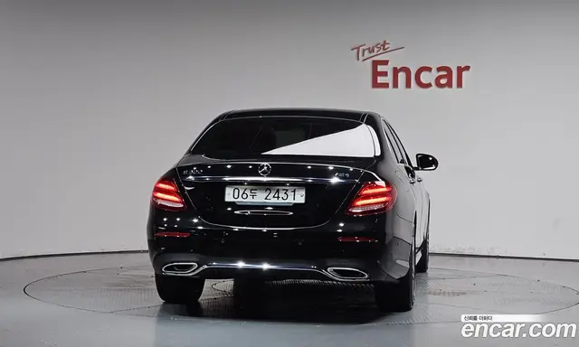 Mercedes-Benz E-Class 2018 2.0 автомат (гидро), миниатюра 3