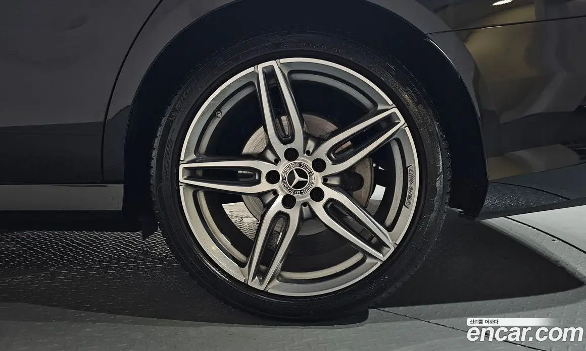 Mercedes-Benz E-Class 2018 2.0 автомат (гидро), фото 6