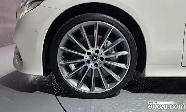 Mercedes-Benz E-Class 2019 3.0 автомат (гидро), миниатюра 5 Mercedes-Benz E-Class 2019 3.0 автомат (гидро), миниатюра 5